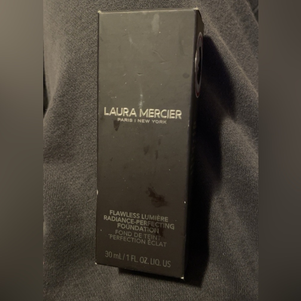 New Laura mercier Flawless Lumière Radiance-Perfecting Foundation — Crème